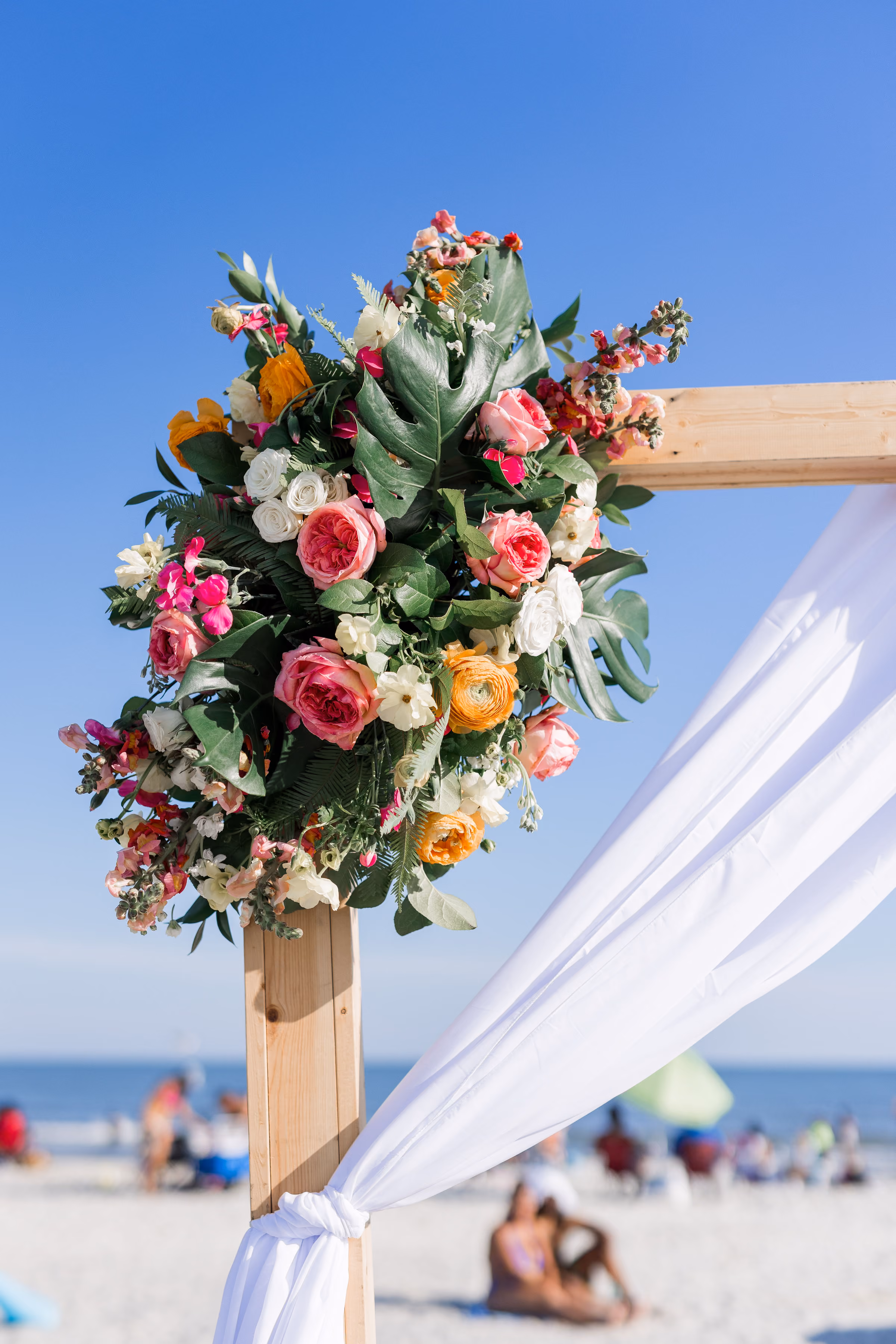 Tropical Luxe Arch Cluster