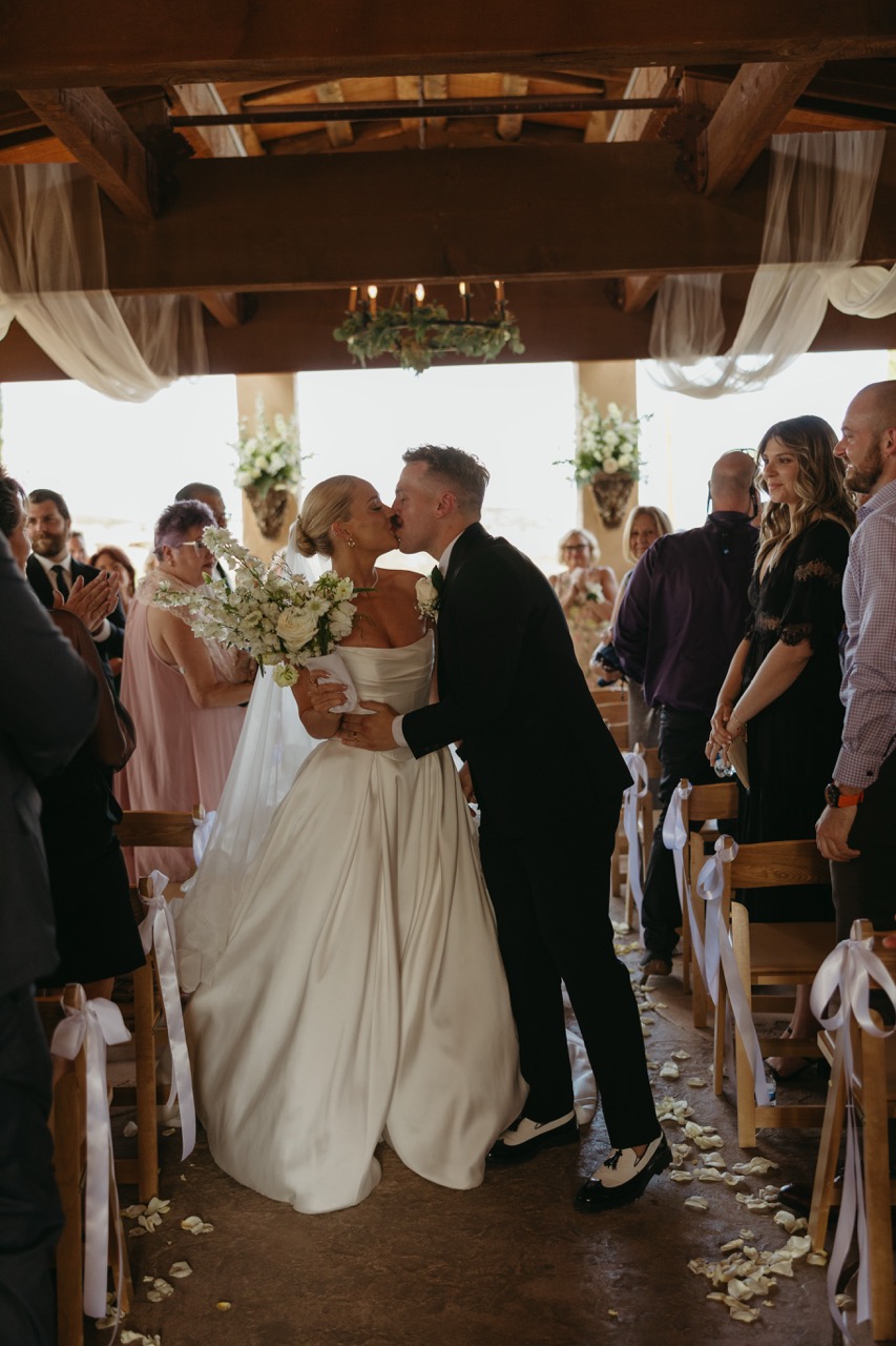 Real Poppy wedding — Madelyn + Tanner at Alcantara Vineyards and Winery