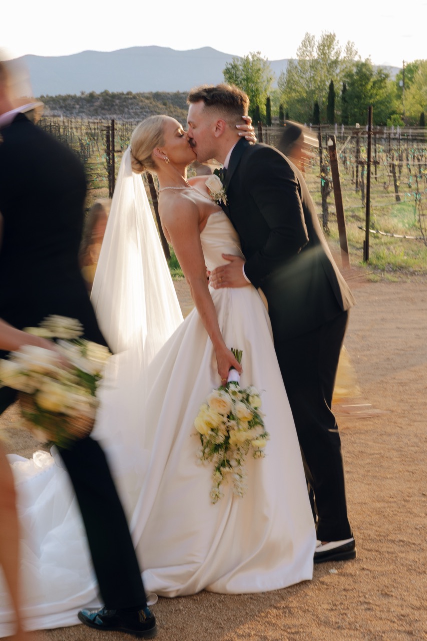 Real Poppy wedding — Madelyn + Tanner at Alcantara Vineyards and Winery