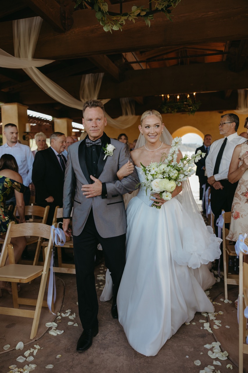 Real Poppy wedding — Madelyn + Tanner at Alcantara Vineyards and Winery