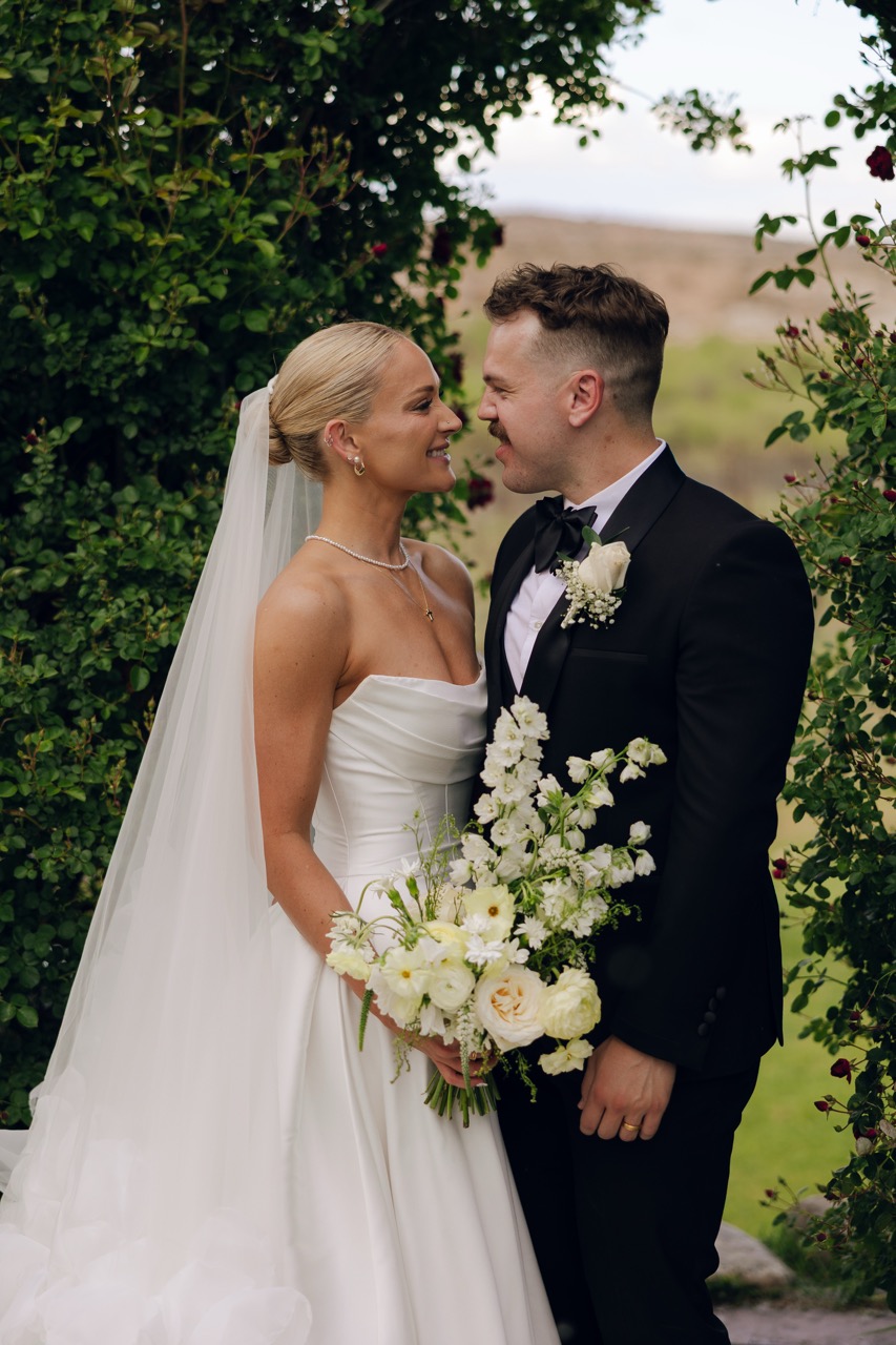 Real Poppy wedding — Madelyn + Tanner at Alcantara Vineyards and Winery