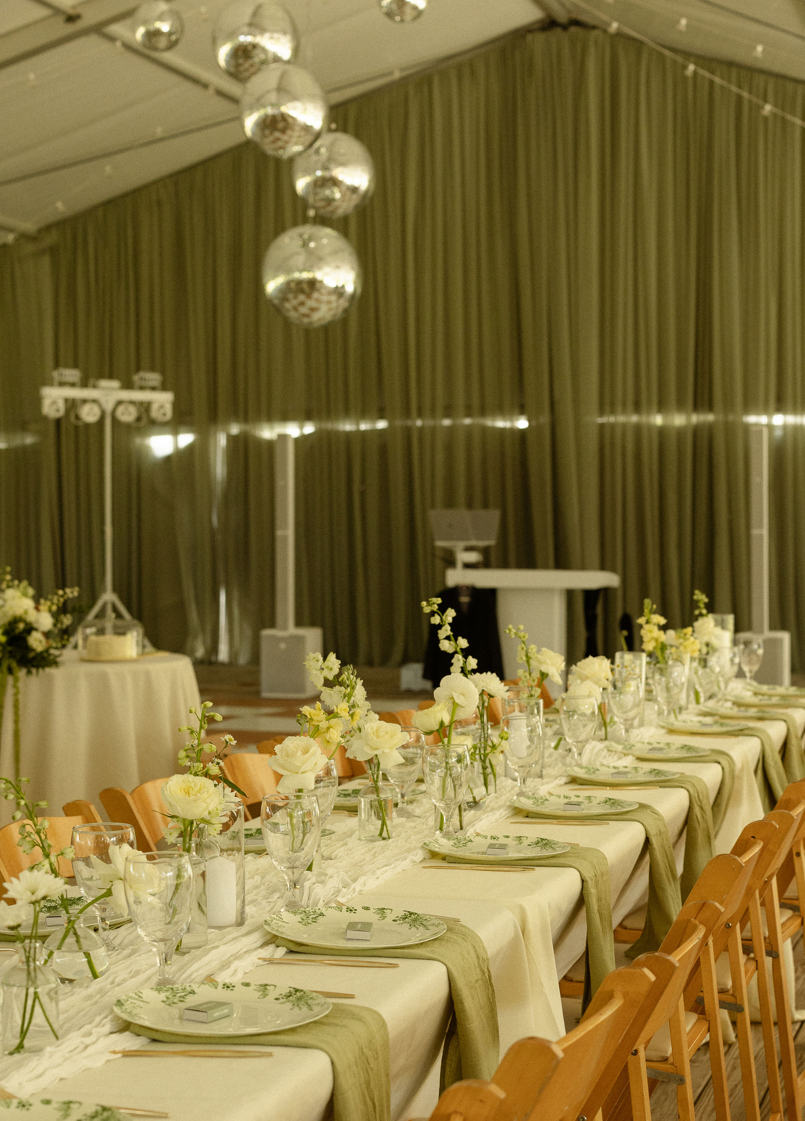 Real Poppy wedding — Ashlee + John at Runnymede