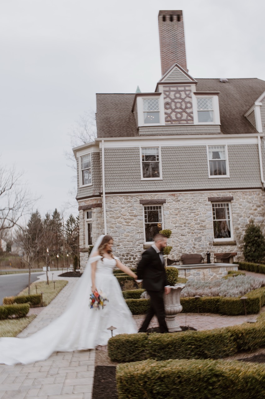 Real Poppy wedding — Courtney + John at The Willows at Ashcombe Mansion