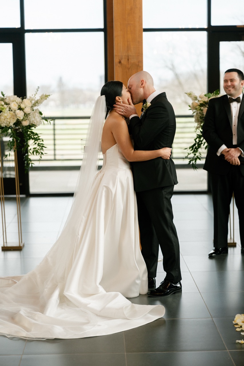 Real Poppy wedding — Helen + Tom at The View