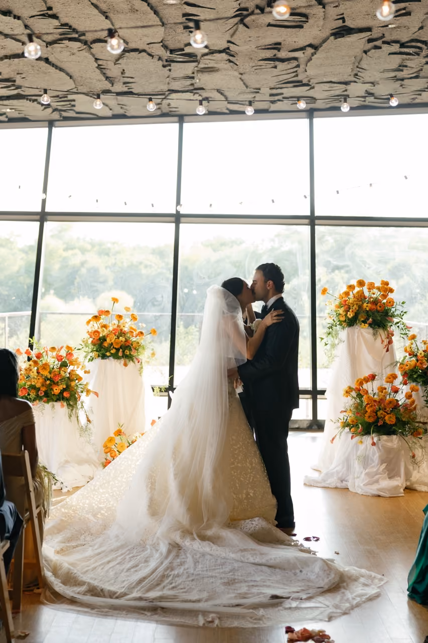 Your Dream, Your Budget: A Modern Guide to Wedding Flower Spending 