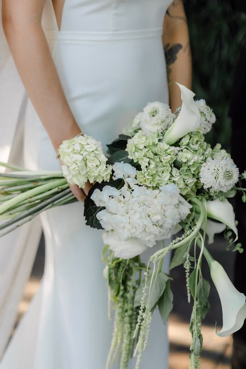 White Wedding Flowers in 2026: Why Monochromatic Is the Most Interesting Choice Right Now