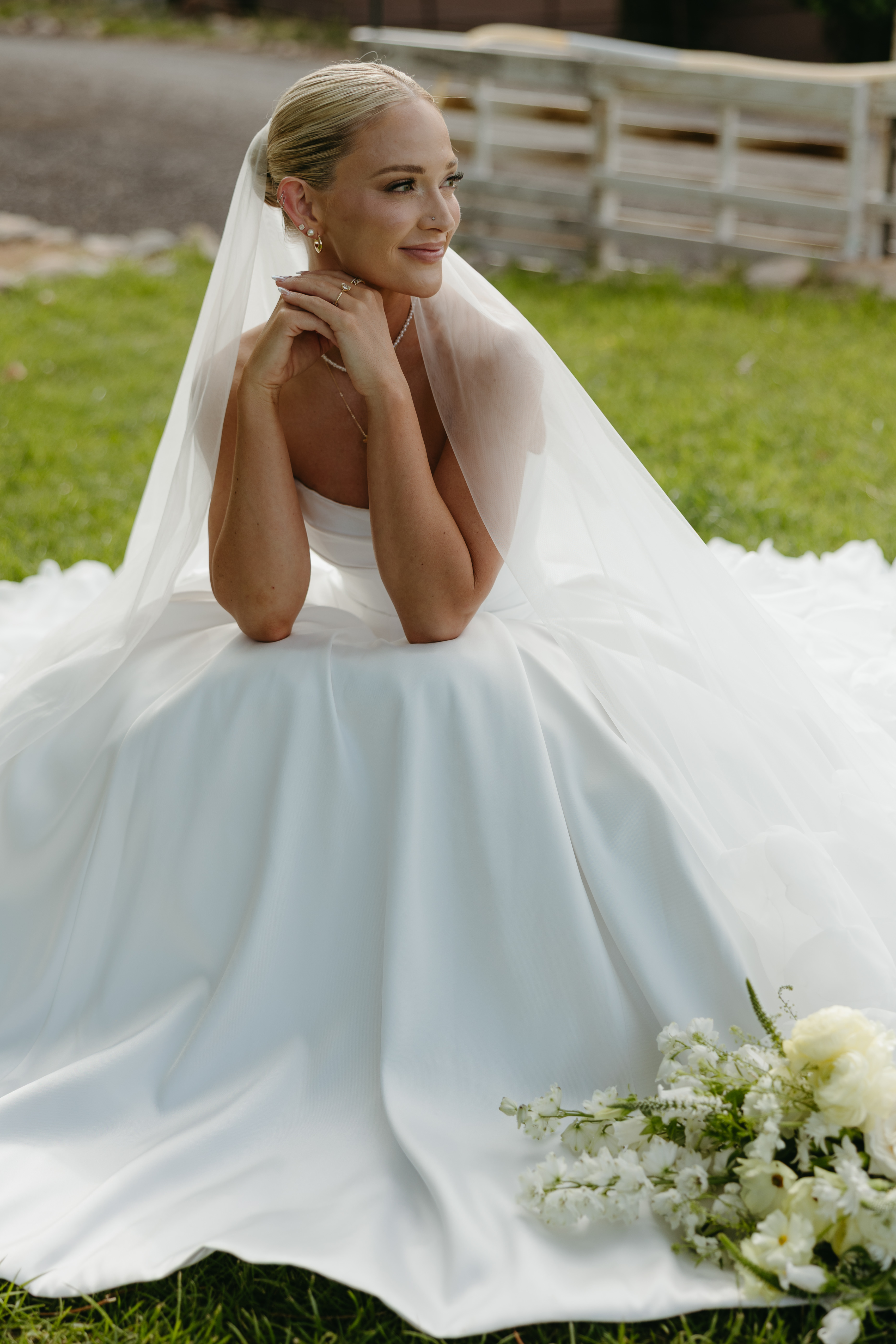 clean-modern-bride