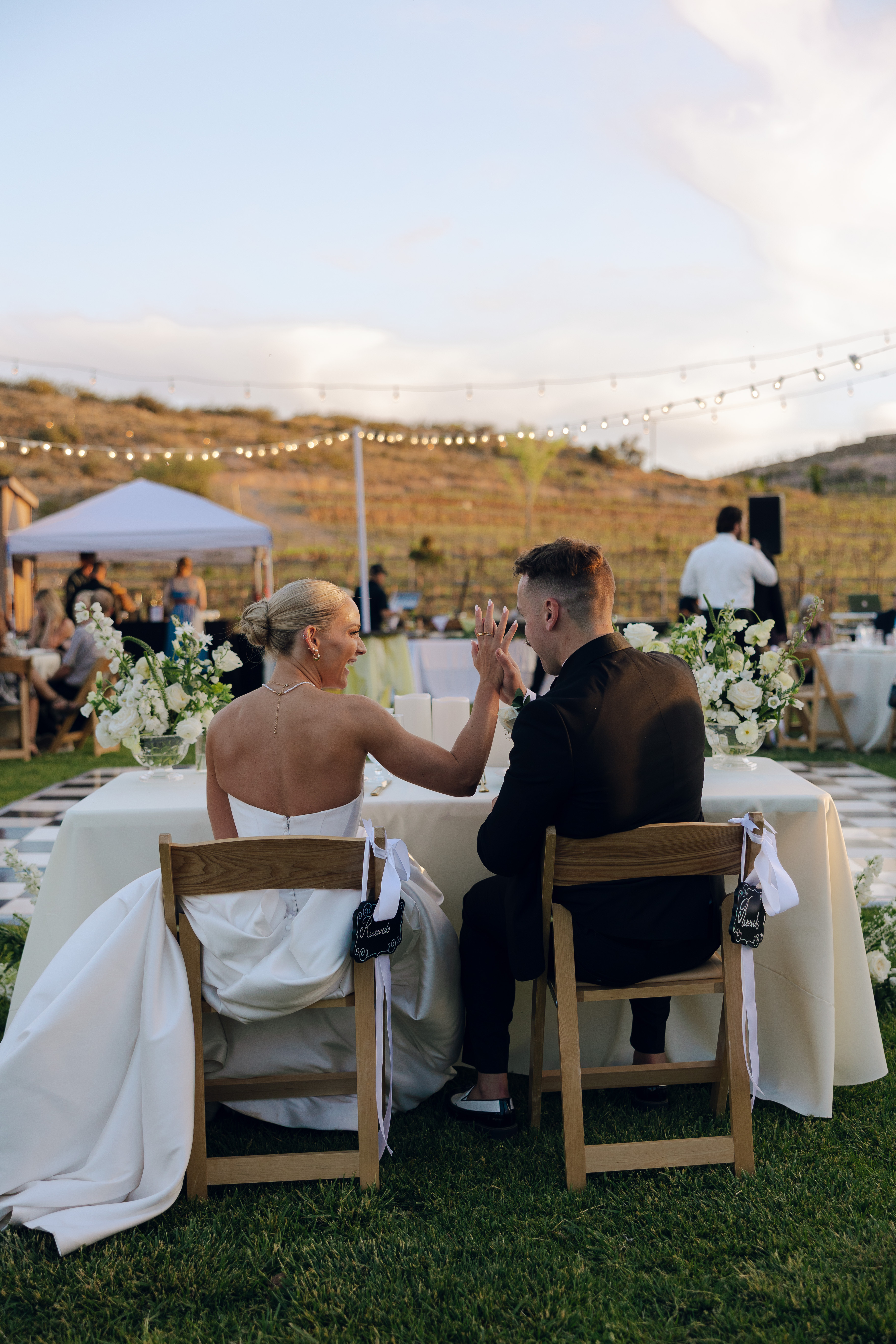 bride-groom-wedding-moment
