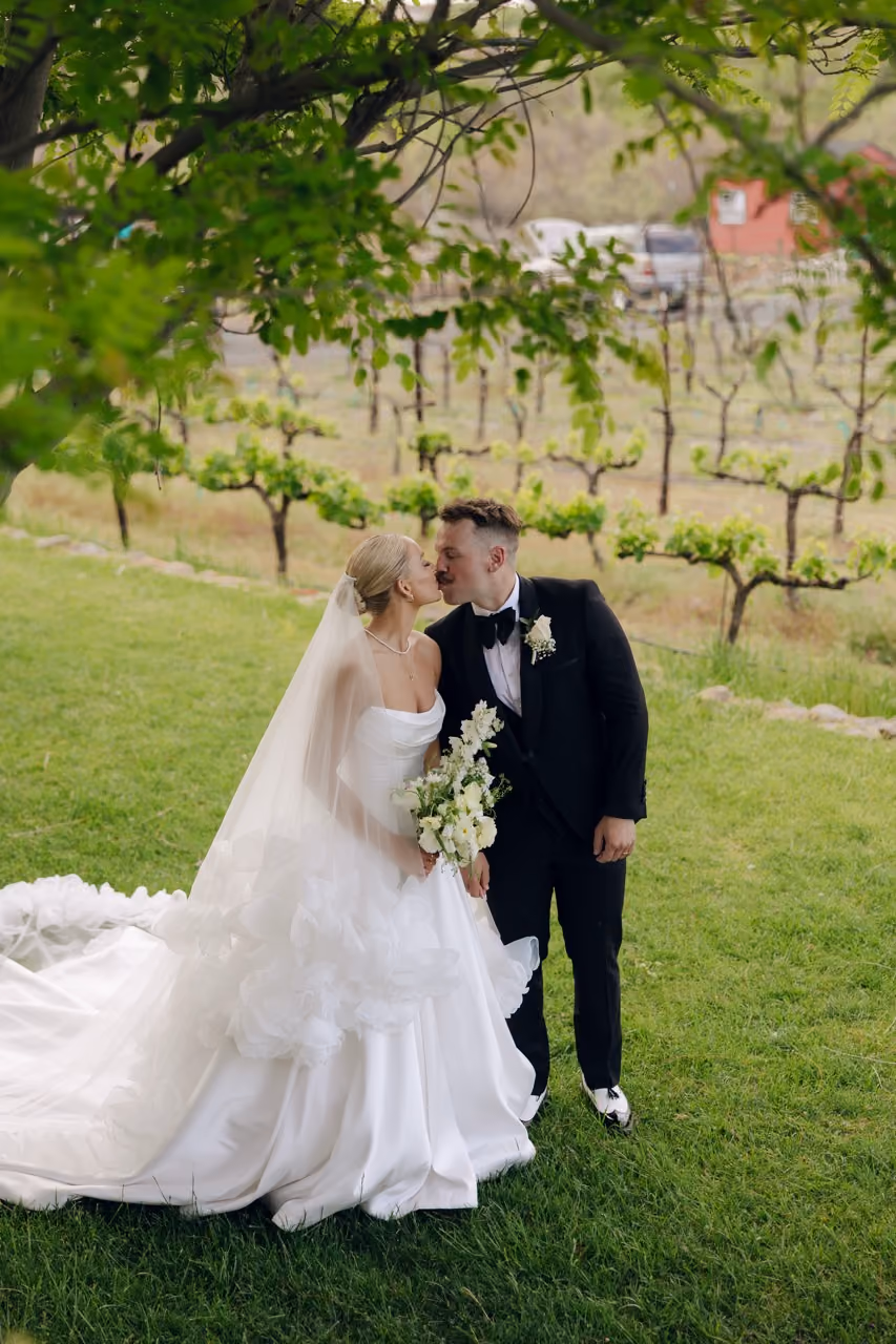 vineyard-wedding-vibe