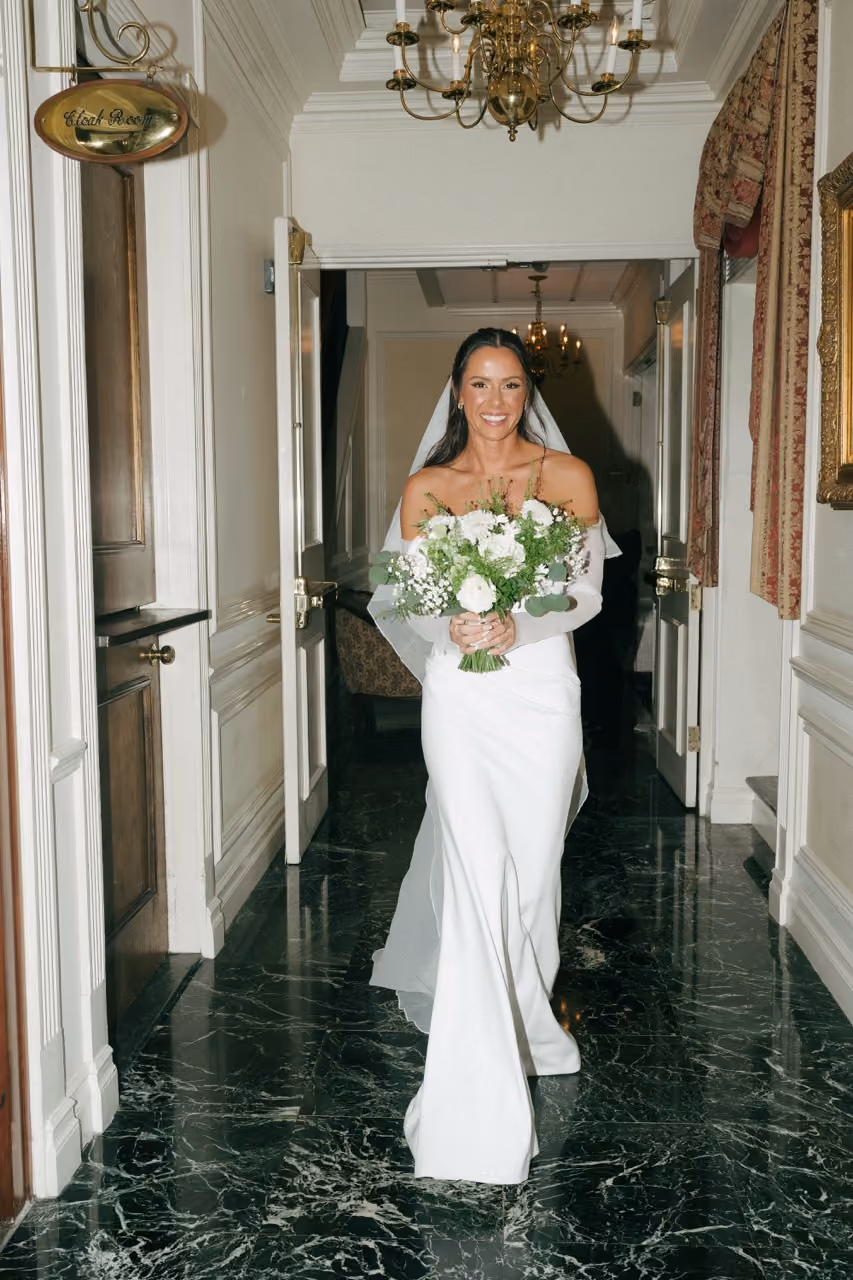 elegand-white-bridal-bouquet