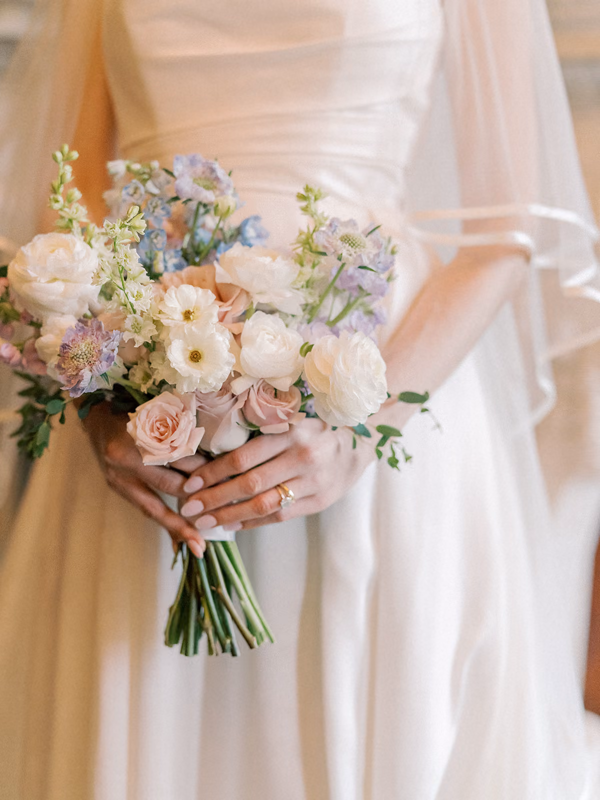 Spring Wedding Flowers: 3 Styles Defining the Season Right Now