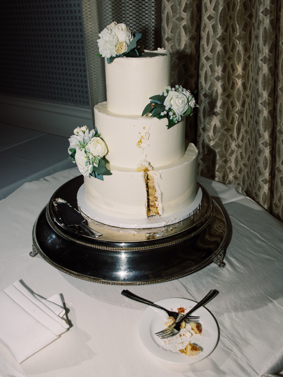 Real Poppy wedding — Taylor + David at Kimpton Hotel Monaco