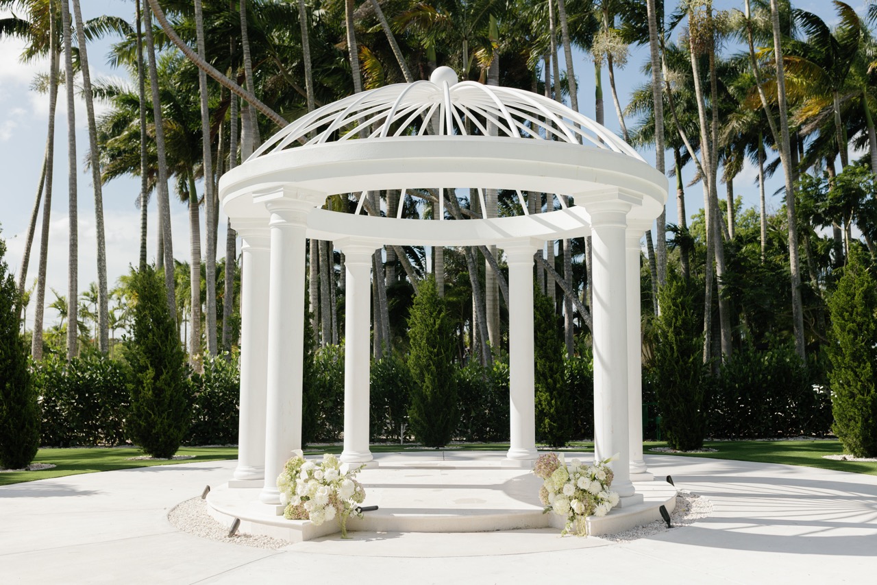 Real Poppy wedding — Taylor + Tyler at Gran Paraiso Gardens