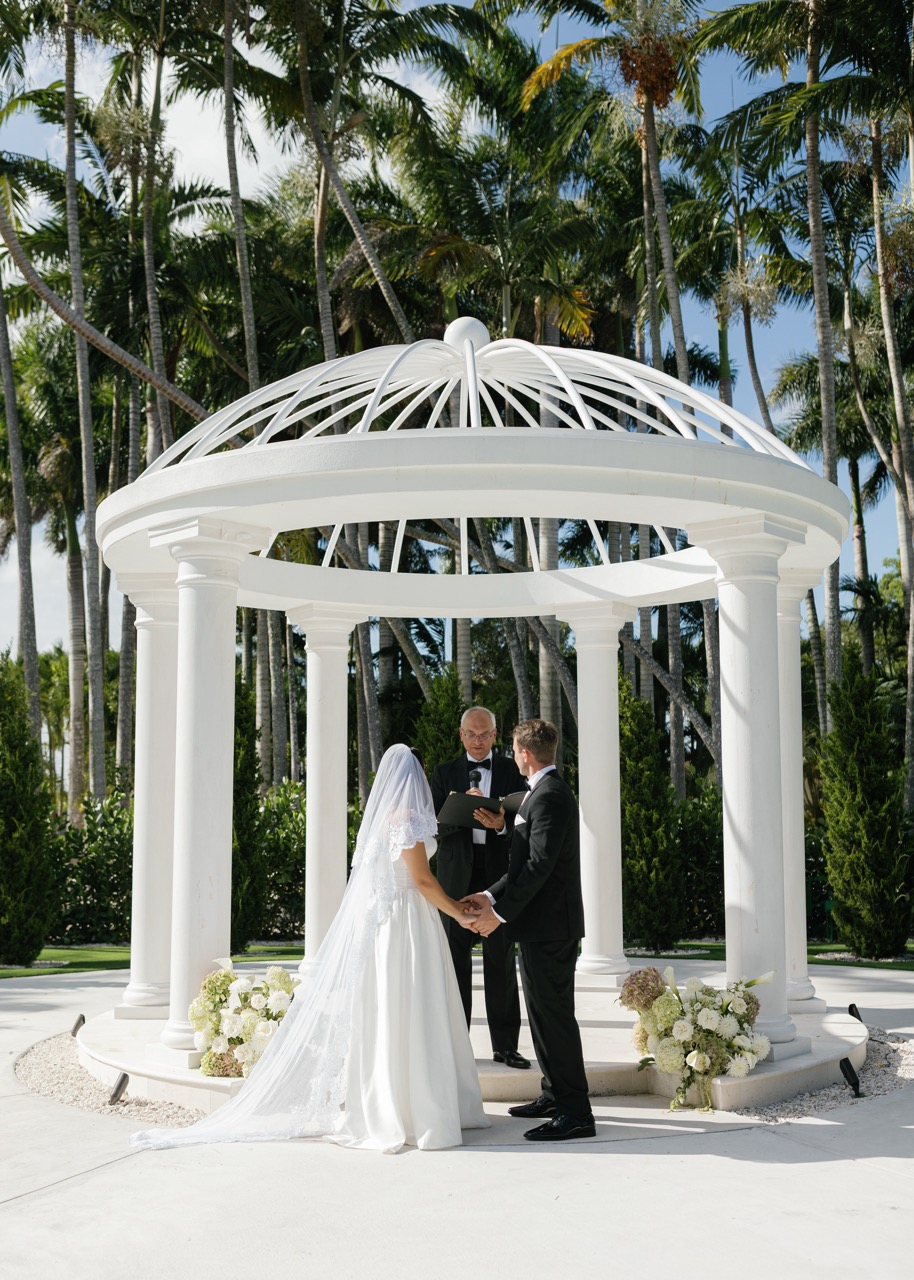 Real Poppy wedding — Taylor + Tyler at Gran Paraiso Gardens