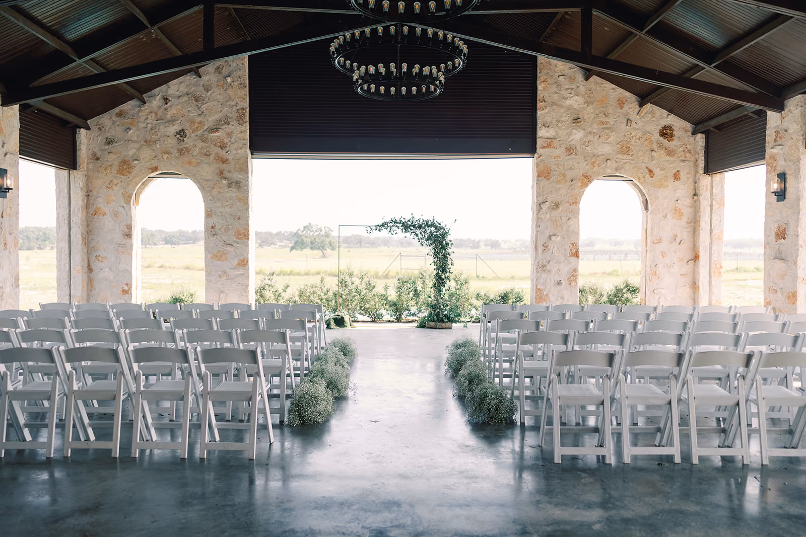 Summer Wedding Flower Guide 2026 — Blooms That Beat the Heat