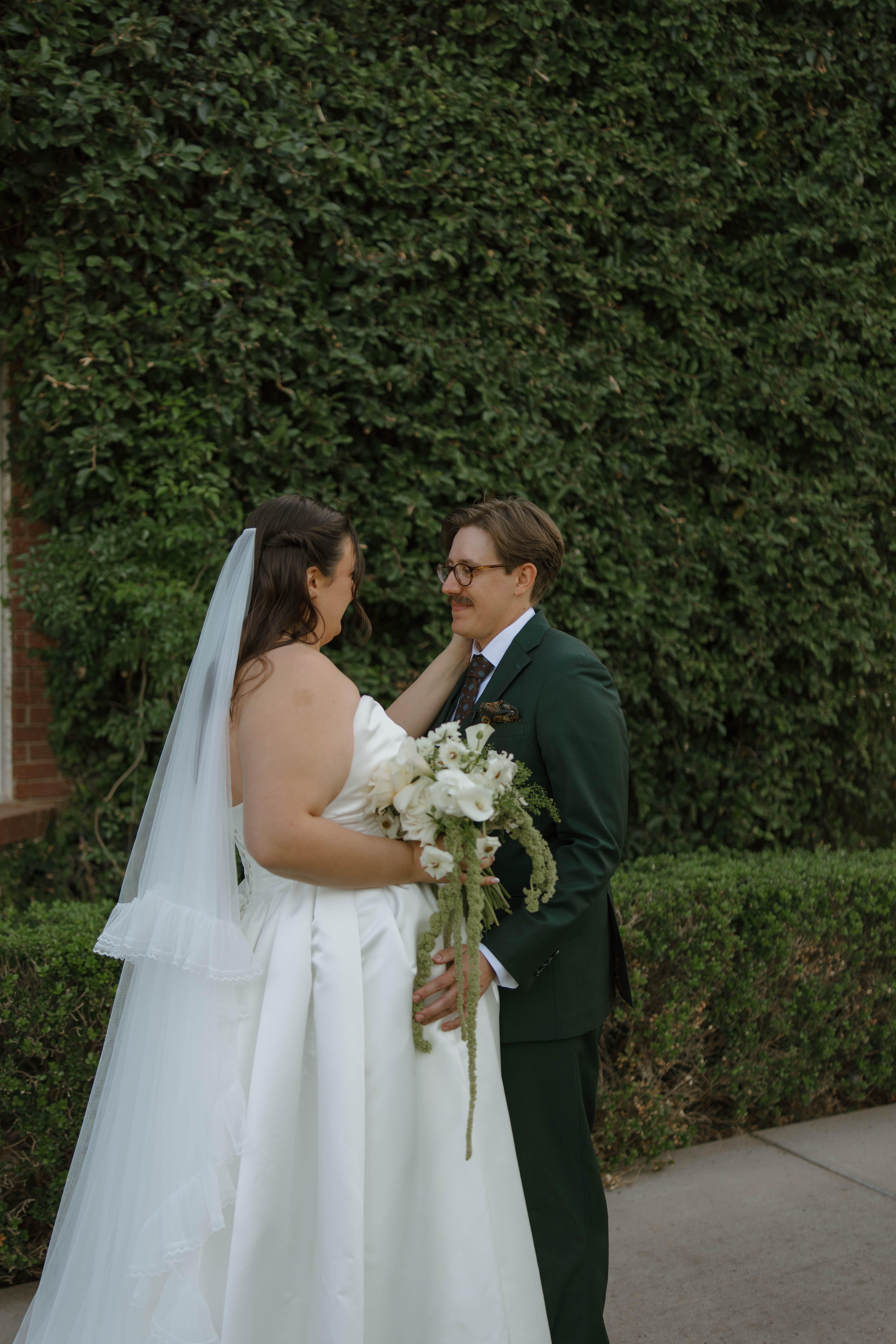 Real Poppy wedding — Torie + Ryan at Stonebridge Manor