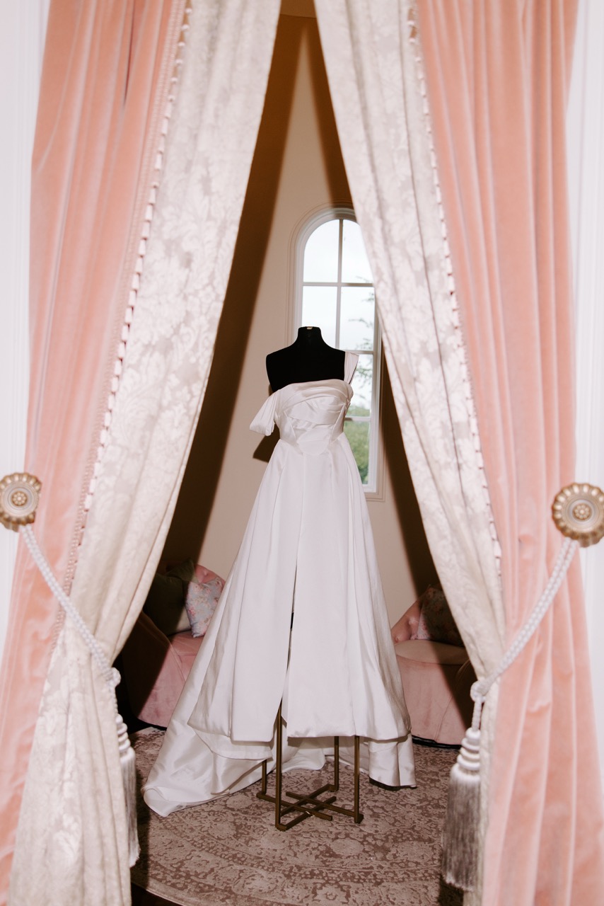Real Poppy wedding — Hannah + Colton at Chateau Novelle