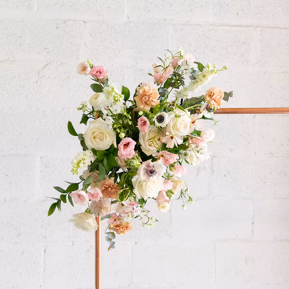 Rose Gradient Arch Cluster