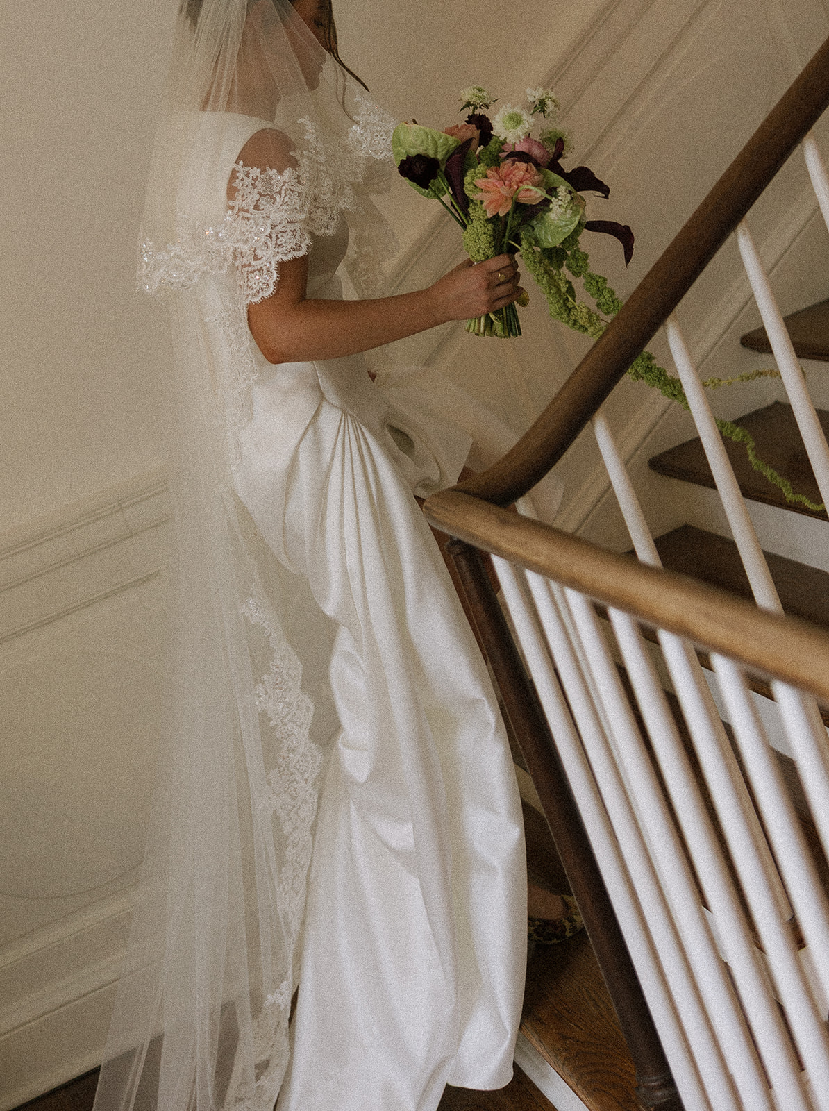 Real Poppy wedding — Caroline + Xander at Rust Manor House