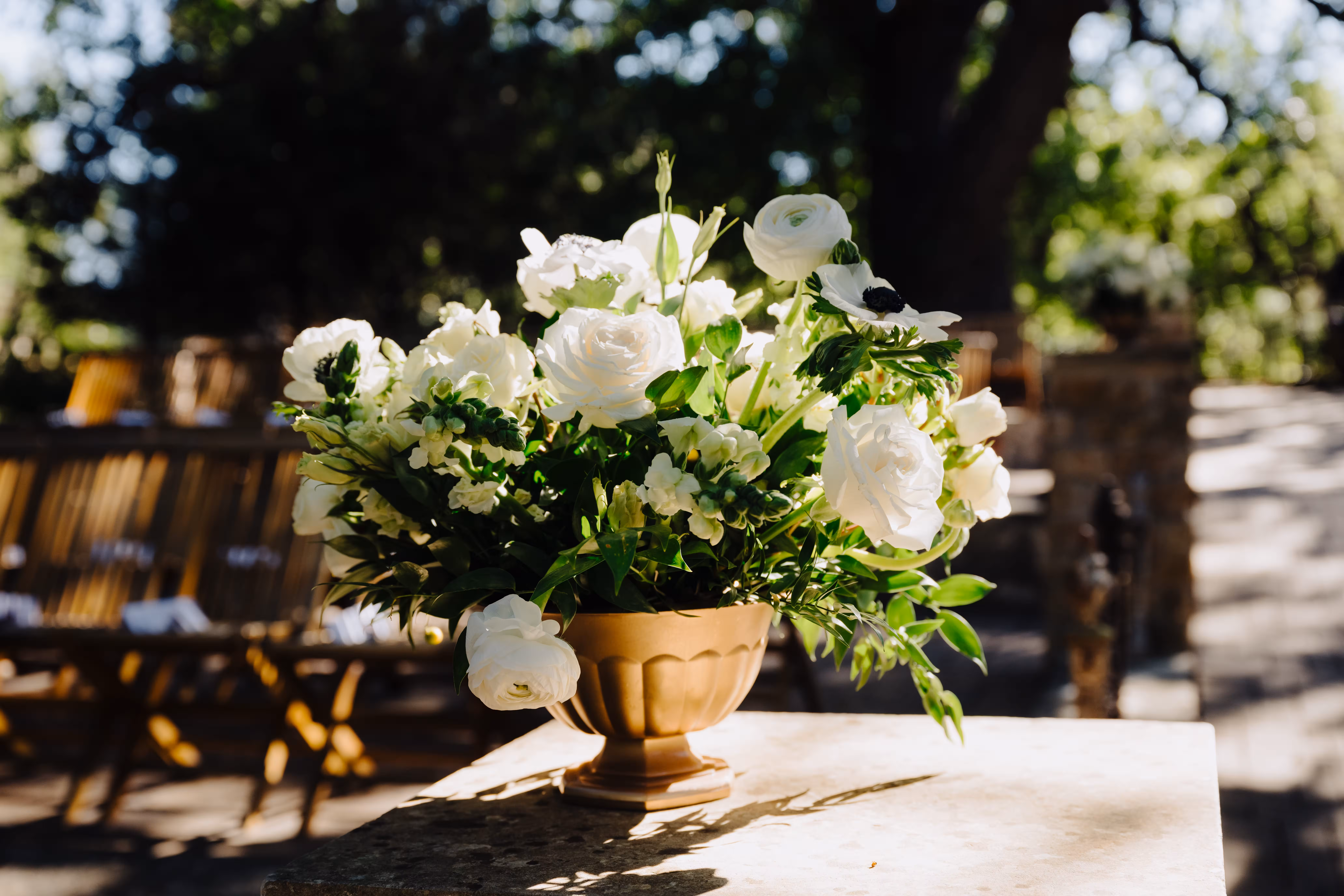 White Fleur - Compote Centerpiece