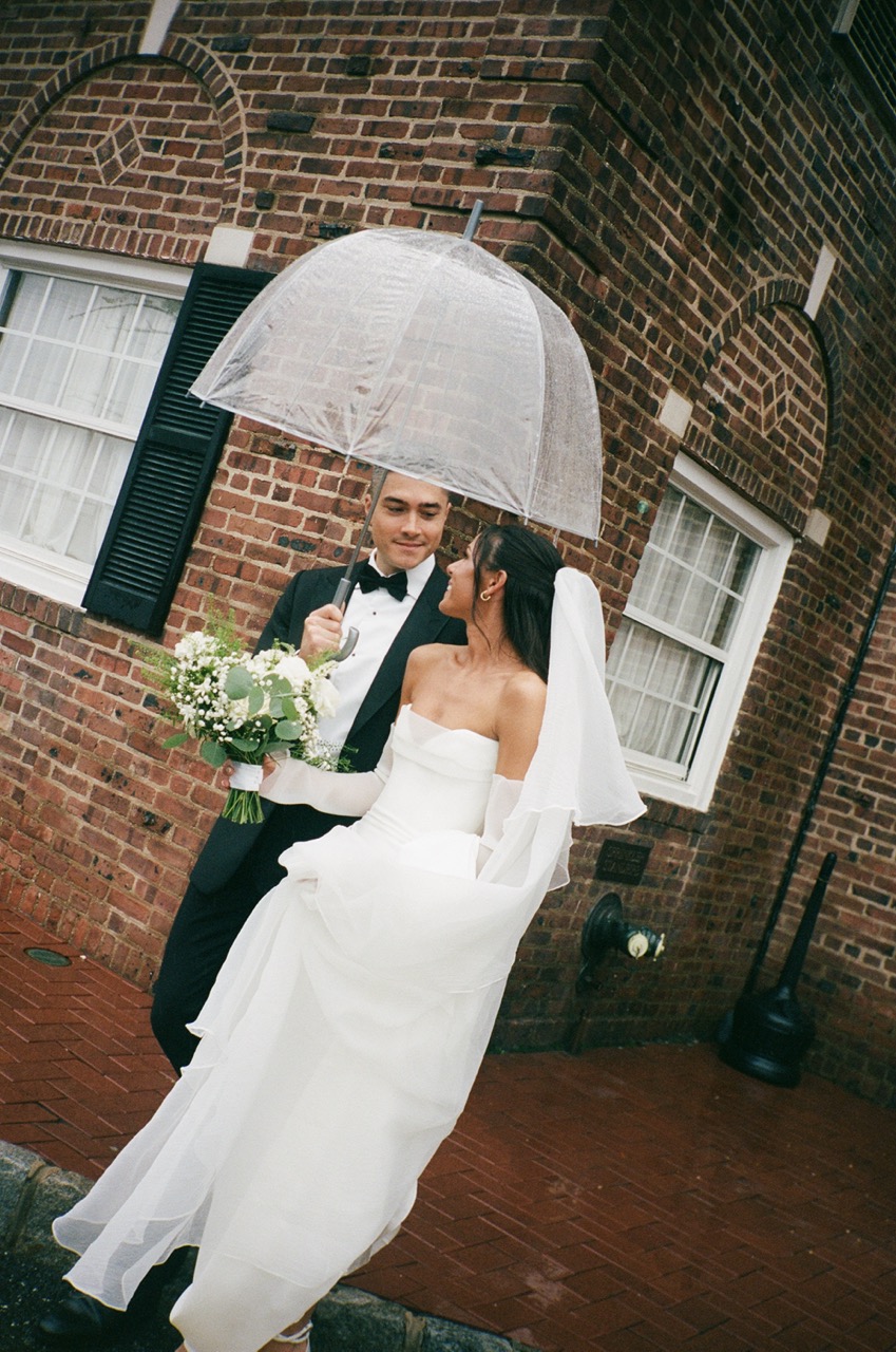 Real Poppy wedding — Nicole + Matt at The Molly Pitcher Inn