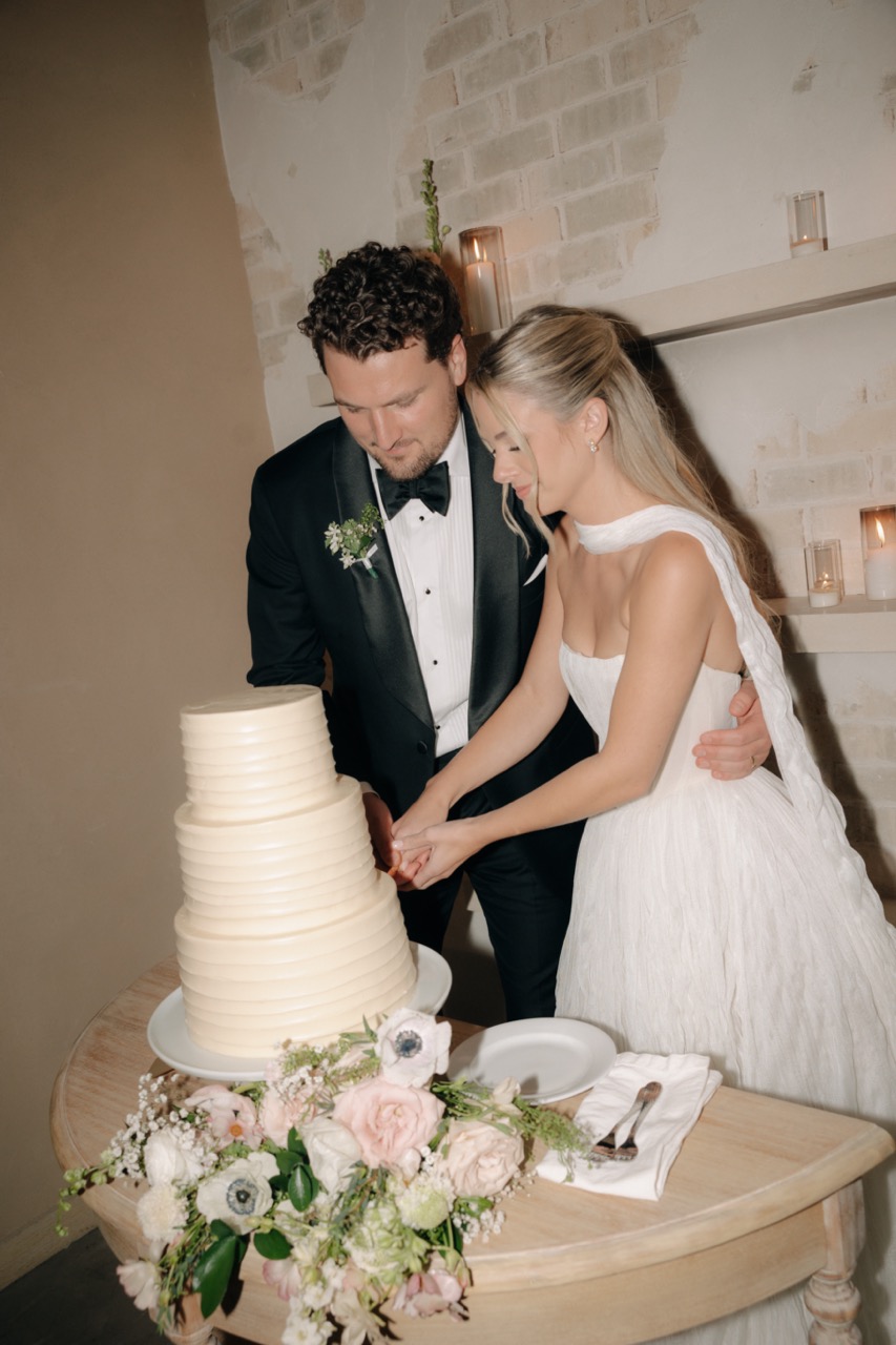 Real Poppy wedding — Kendal + Bryan at Barr Mansion