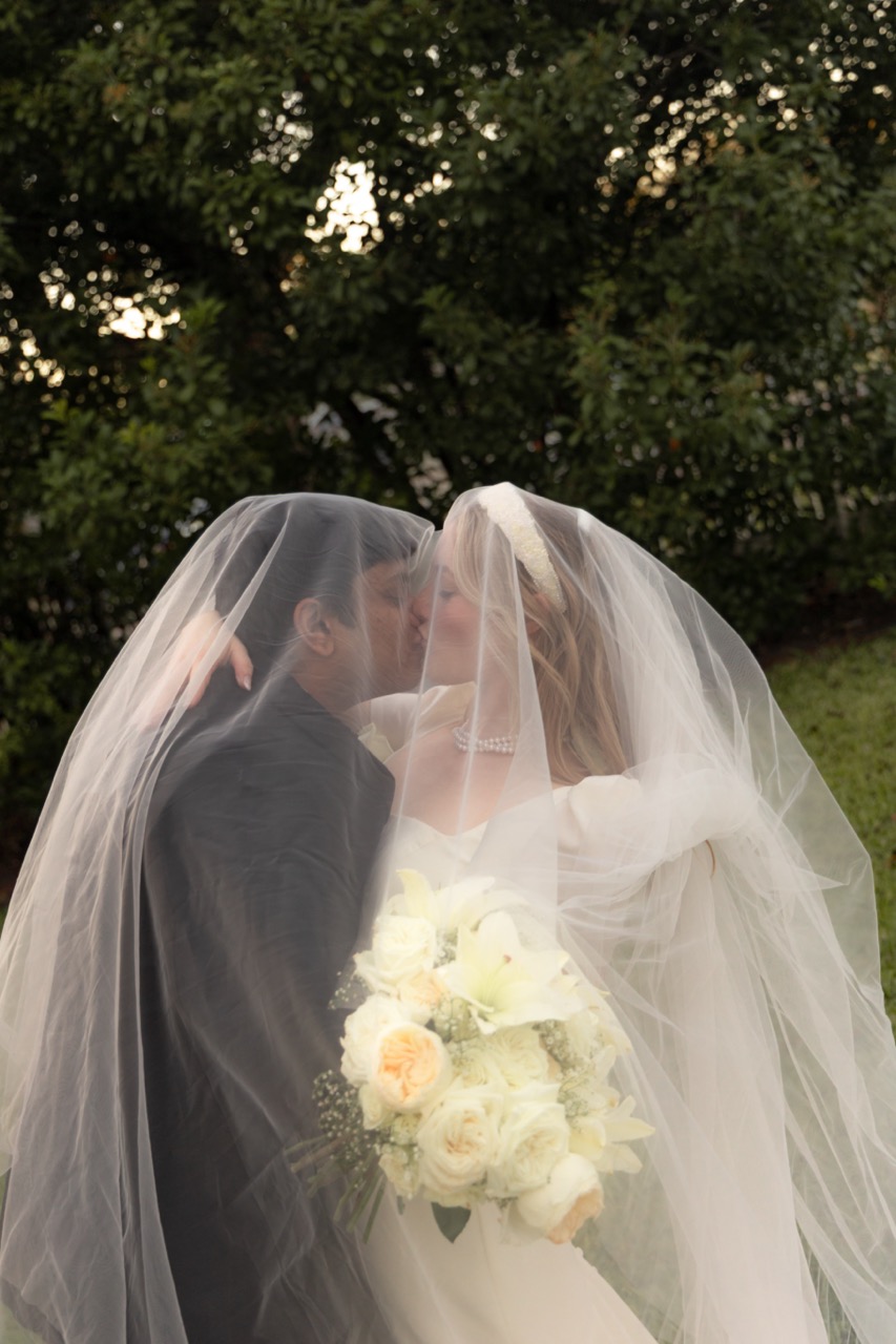 Real Poppy wedding — Drew + Ashen at The Woodbine Mansion