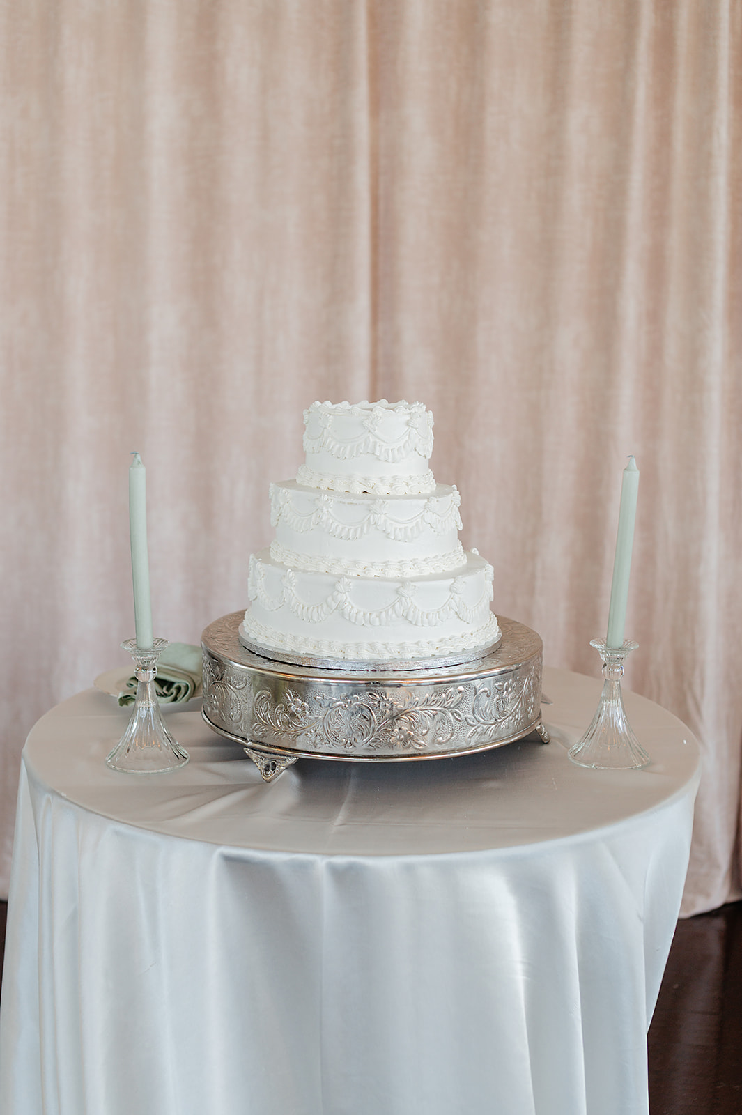 Real Poppy wedding — Emma + Scott