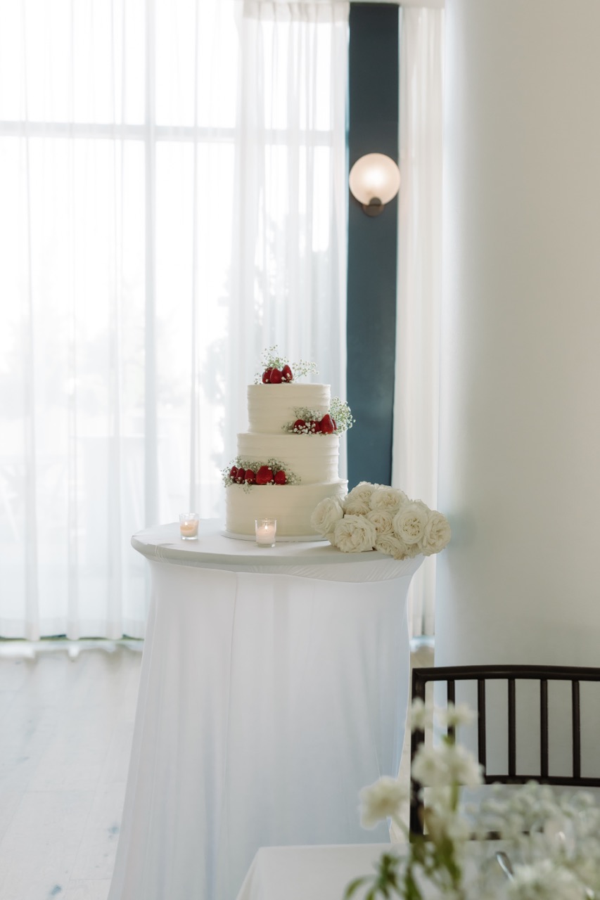 Real Poppy wedding — Isabel + Spencer