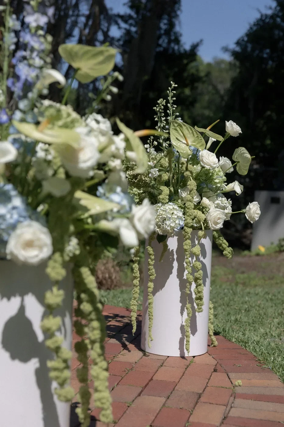 Customer-submitted wedding flower photo from The Knot review by Danielle de la Fuente.