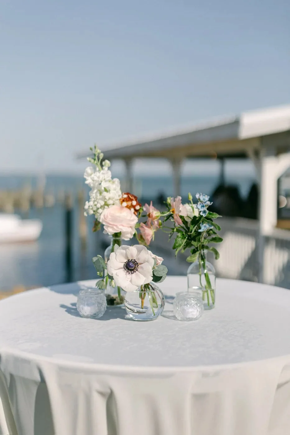 Customer-submitted wedding flower photo from The Knot review by Blade Lewis.