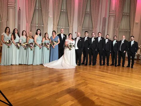 Customer-submitted wedding flower photo from The Knot review by Erin McGuire