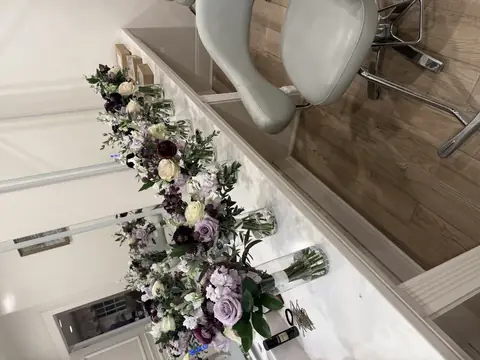 Customer-submitted wedding flower photo from The Knot review by Erin McGuire