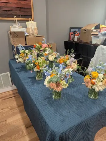 Customer-submitted wedding flower photo from The Knot review by Kelly Kitzmiller.