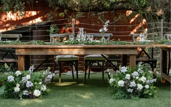 Customer-submitted wedding flower photo from The Knot review by Cassidy Runyan.