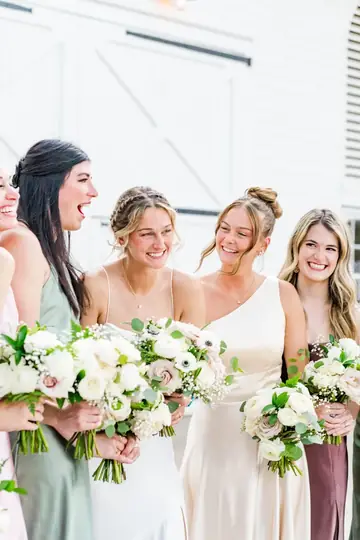 Customer-submitted wedding flower photo from The Knot review by Morgan Lehr.