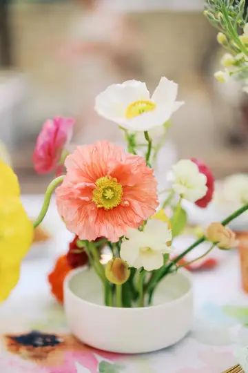 Customer-submitted wedding flower photo from The Knot review by Megan Hunstad.