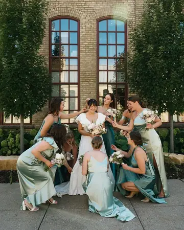 Customer-submitted wedding flower photo from The Knot review by Jenny Hickey.