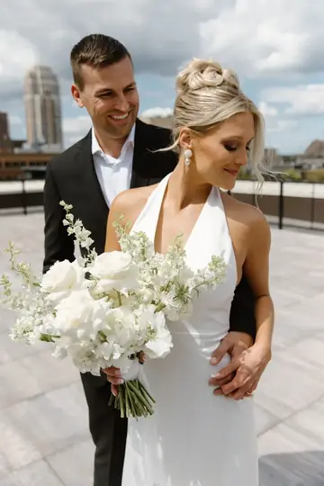 Customer-submitted wedding flower photo from The Knot review by Veronica Thomas.