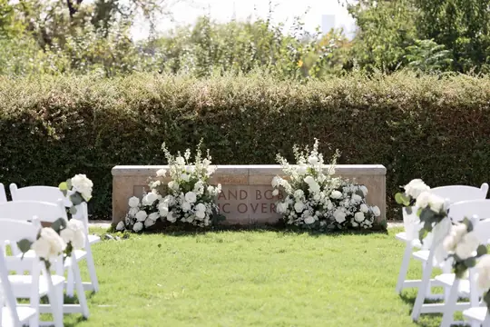 Customer-submitted wedding flower photo from The Knot review by Kristen Sudela