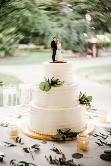Customer-submitted wedding flower photo from The Knot review by Erin Zimmerman
