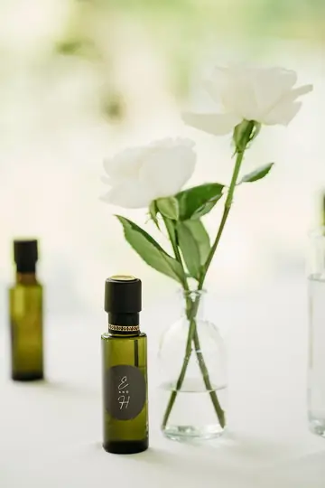 Customer-submitted wedding flower photo from The Knot review by Erin Zimmerman