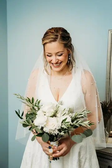 Customer-submitted wedding flower photo from The Knot review by Erin Zimmerman