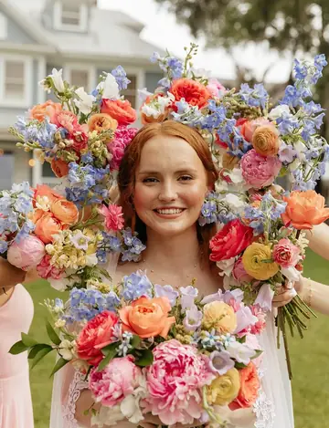 Customer-submitted wedding flower photo from The Knot review by L C.