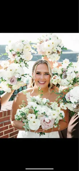 Customer-submitted wedding flower photo from Zola review by Sydney C.