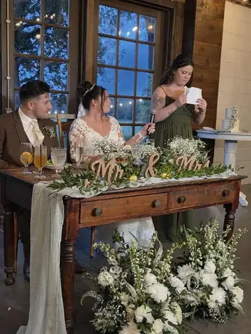 Customer-submitted wedding flower photo from Zola review by Samantha O.