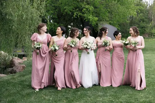 Customer-submitted wedding flower photo from Zola review by Monica M.