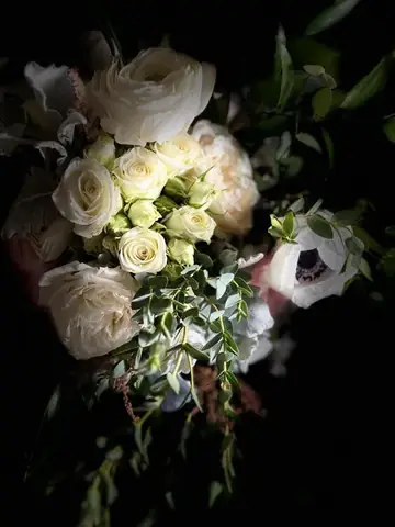 Customer-submitted wedding flower photo from Zola review by Crystal B.