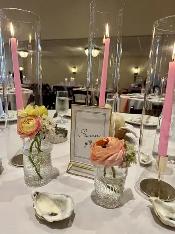 Customer-submitted wedding flower photo from Zola review by Meghan F.
