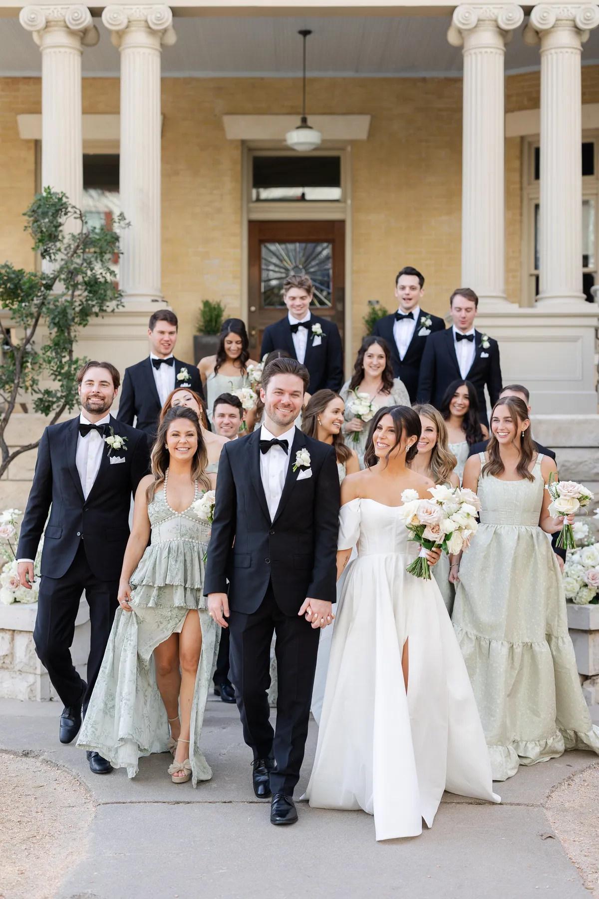 Full wedding party florals from a $3,000 Poppy wedding